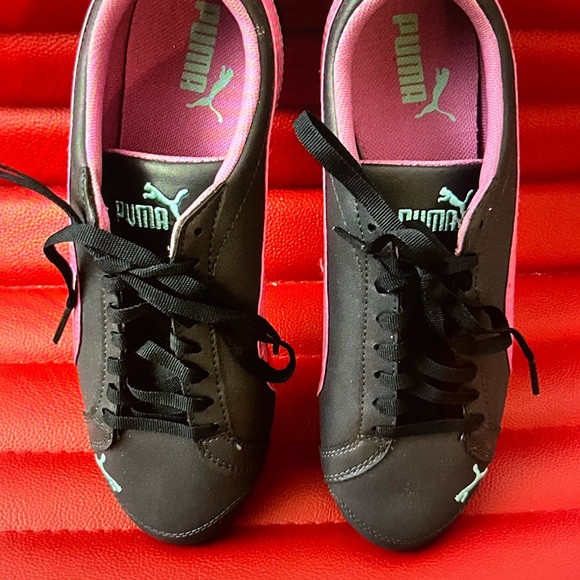 Puma Shoes - Puma Black Athletic Sneakers with Sporty Design. NWOT